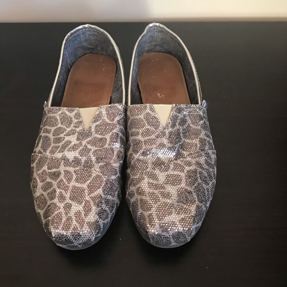 Toms shoes in glitter giraffe print, US 5.5